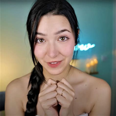 ASMR Claudy Nipslip : r/MoreSexyASMRGirls